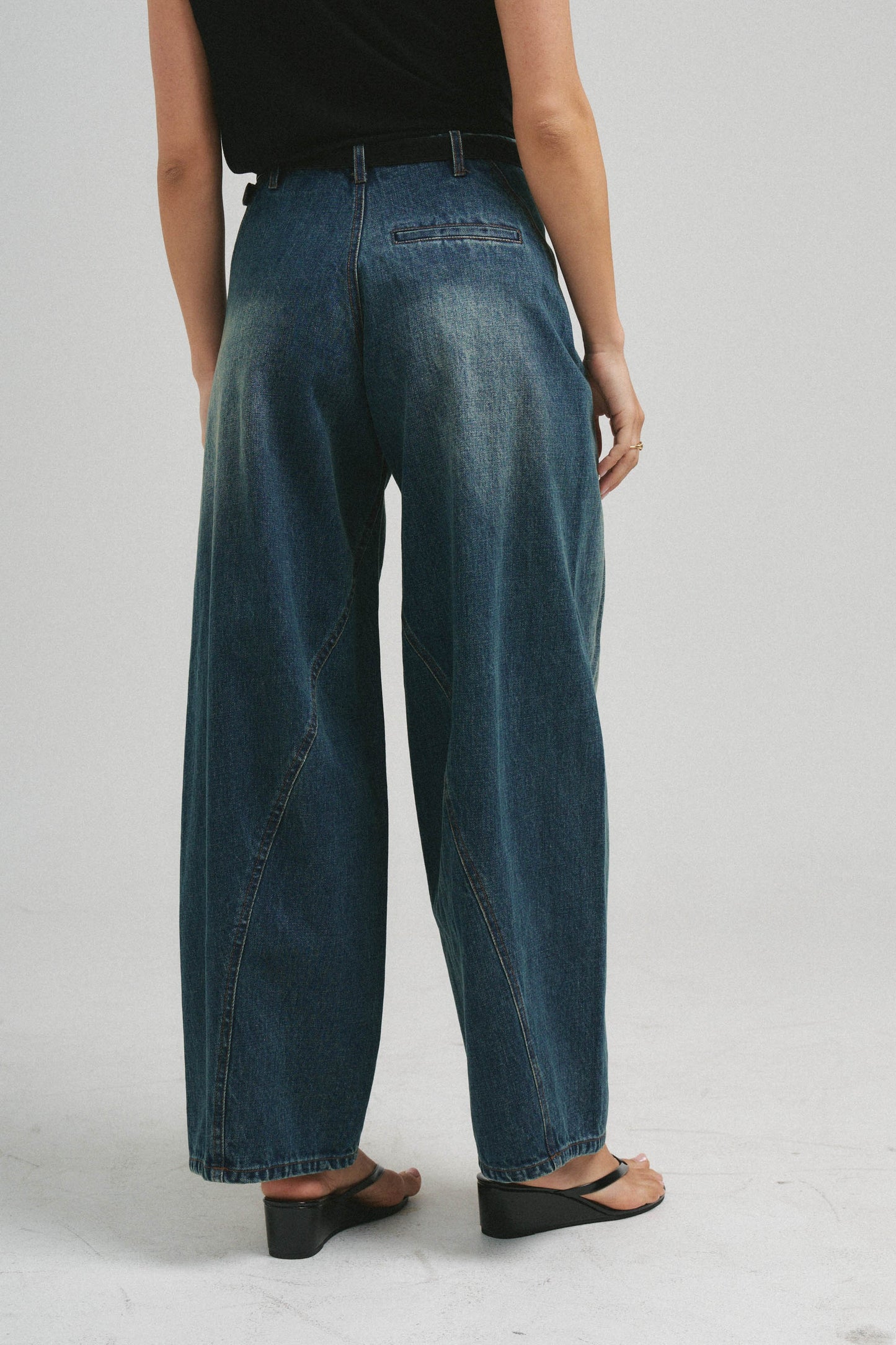 Classic Barrel Jeans