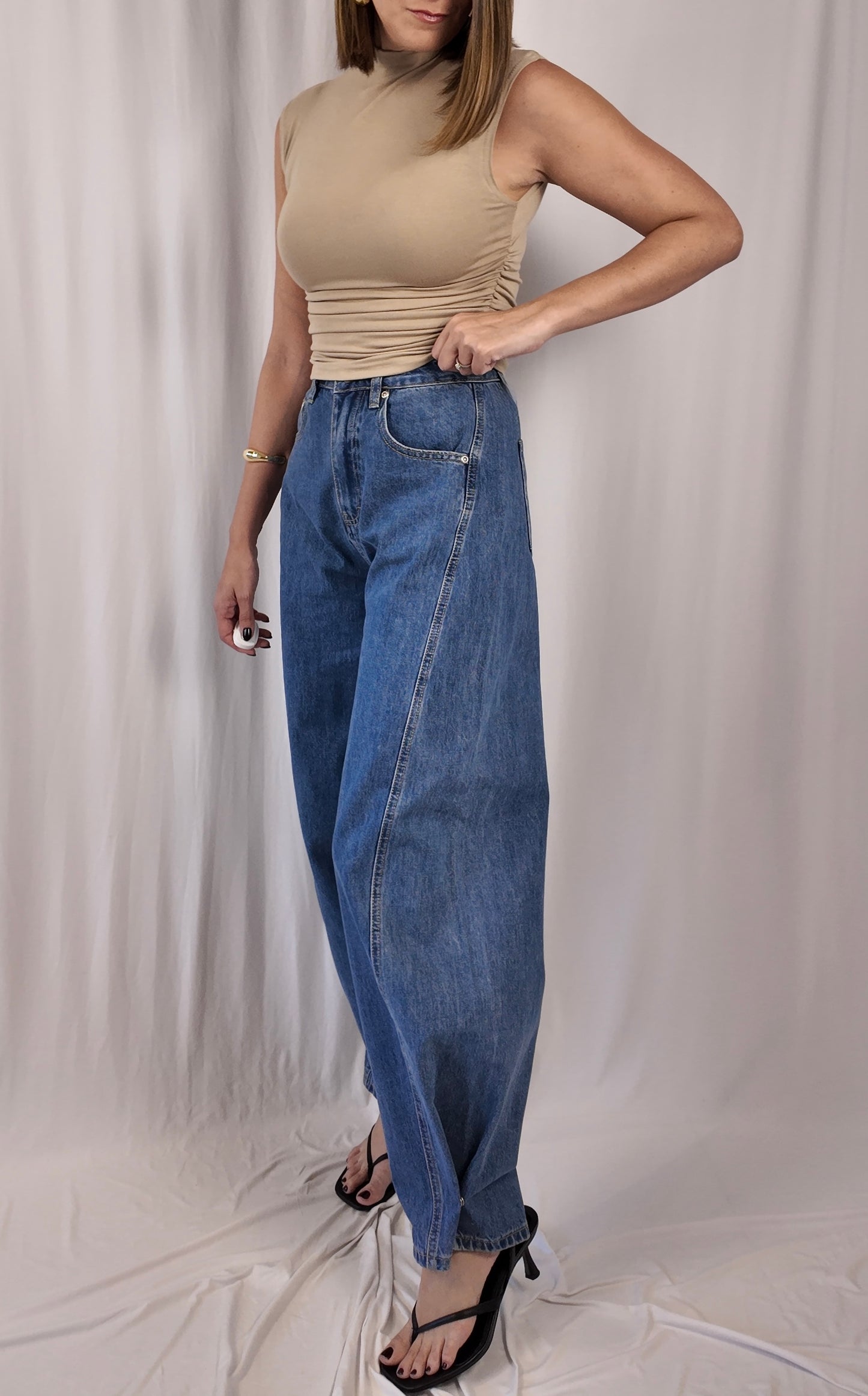 Snap Button Barrel Jean
