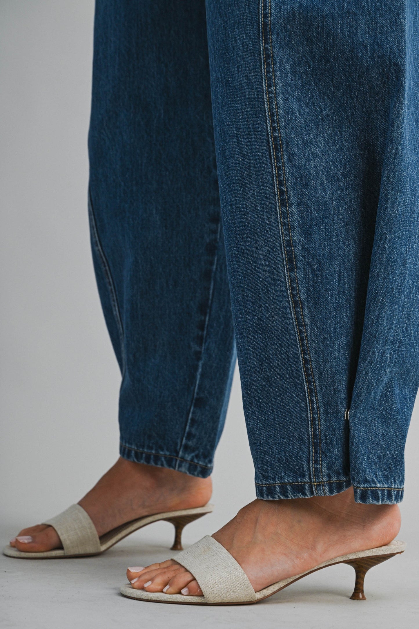 Snap Button Barrel Jean