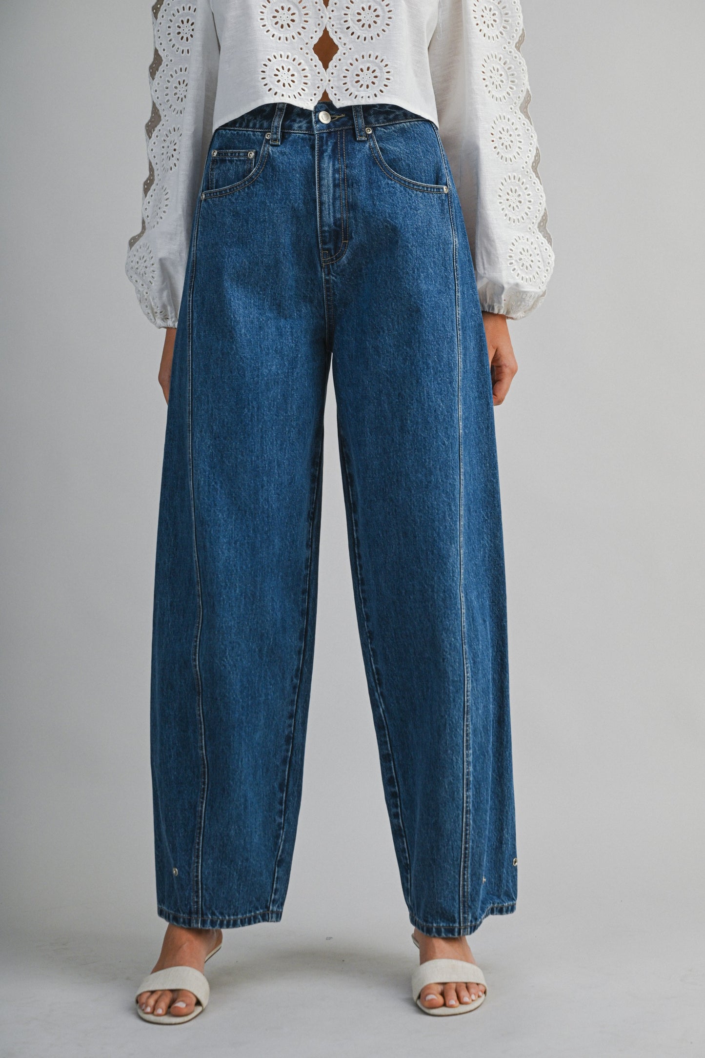 Snap Button Barrel Jean