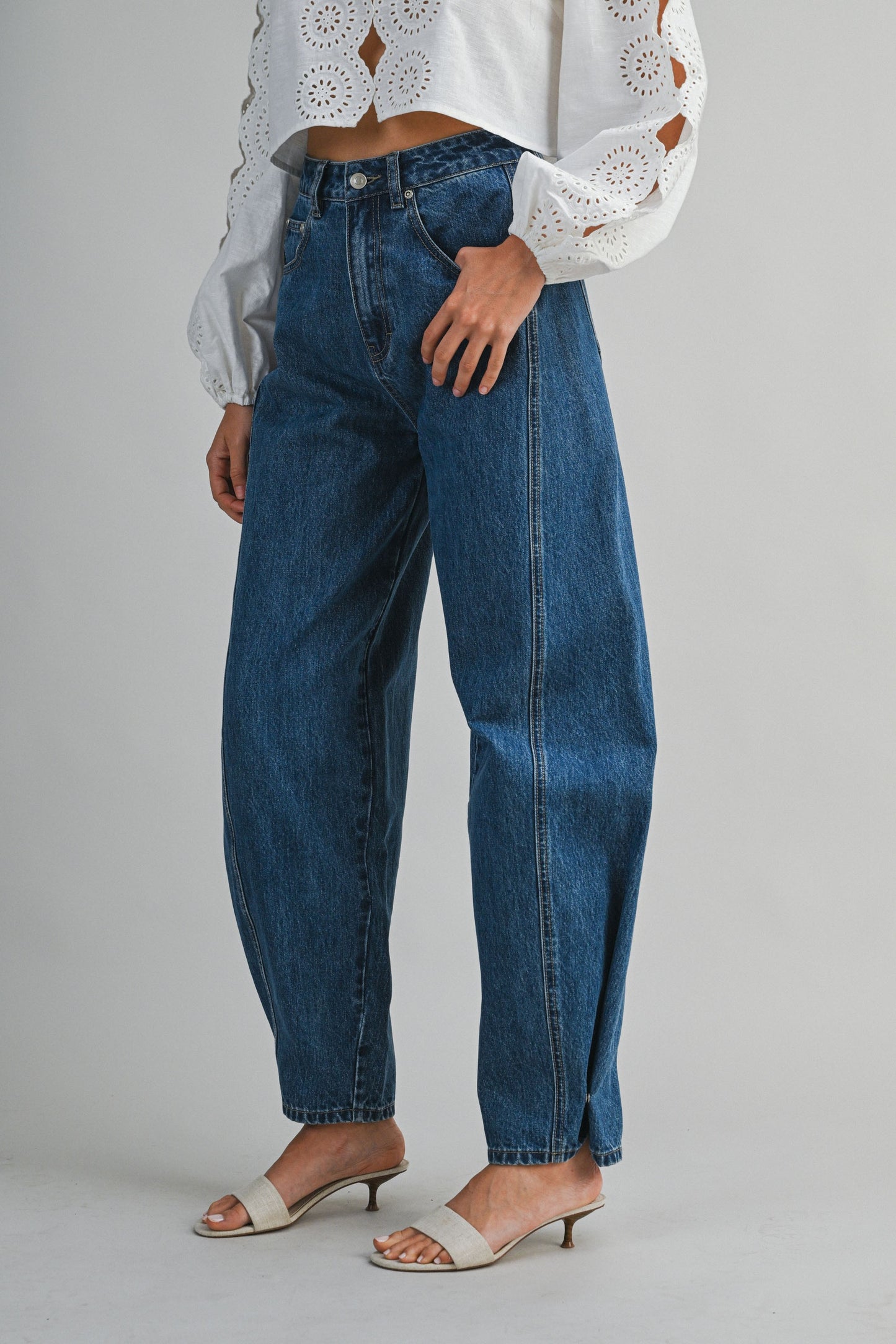 Snap Button Barrel Jean