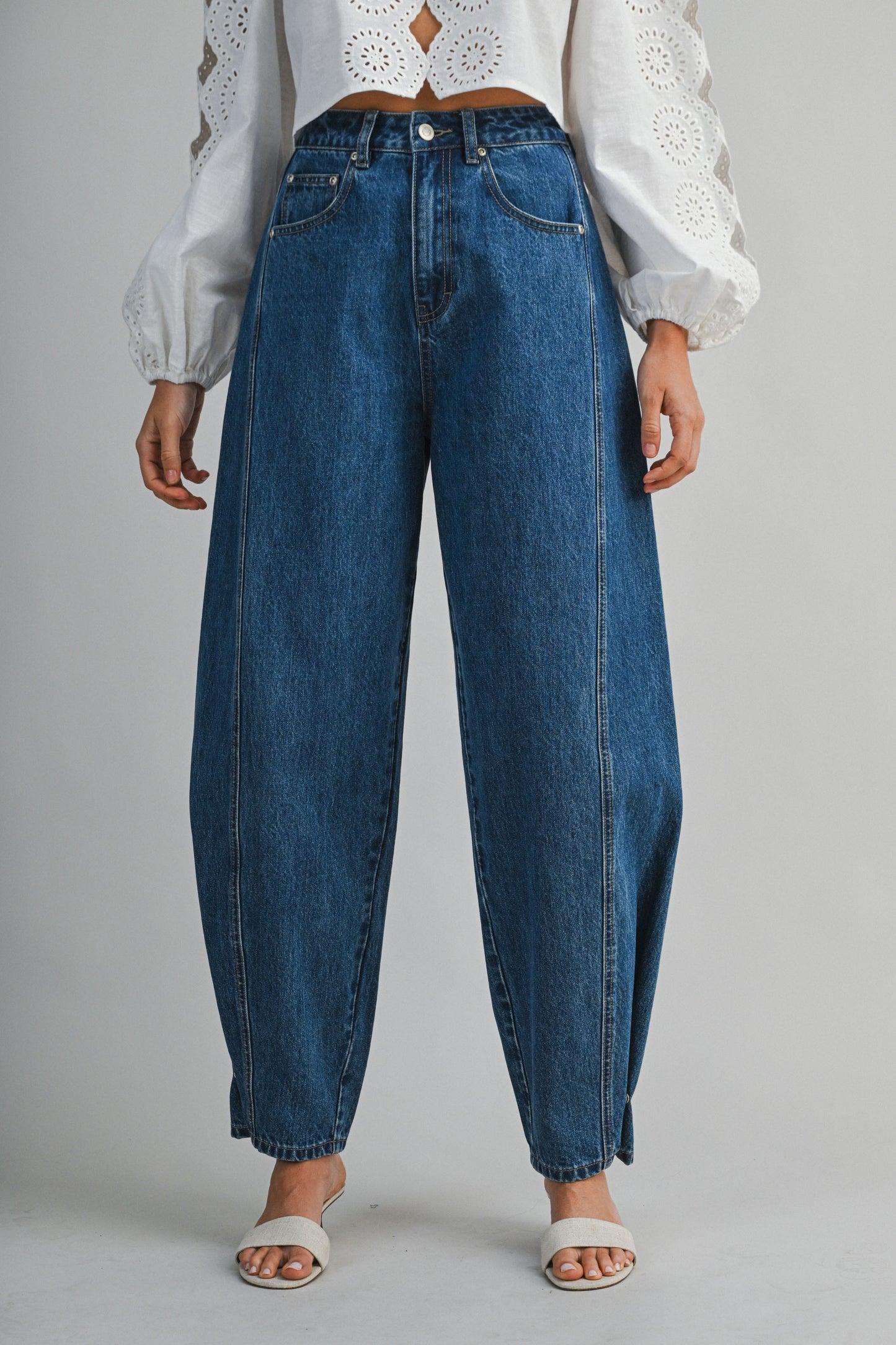 Snap Button Barrel Jean