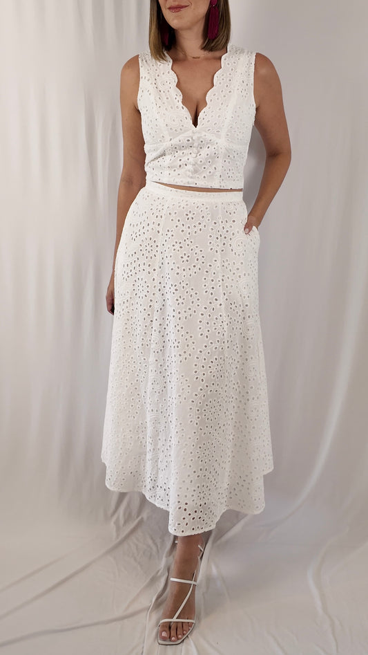 Scalloped Eyelett Set