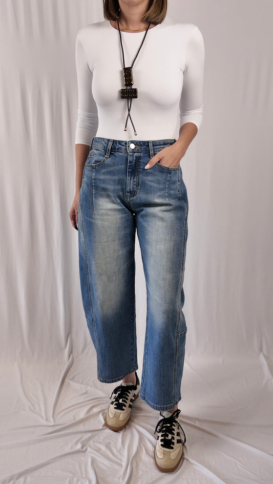 Loose Fit Barrel Jeans