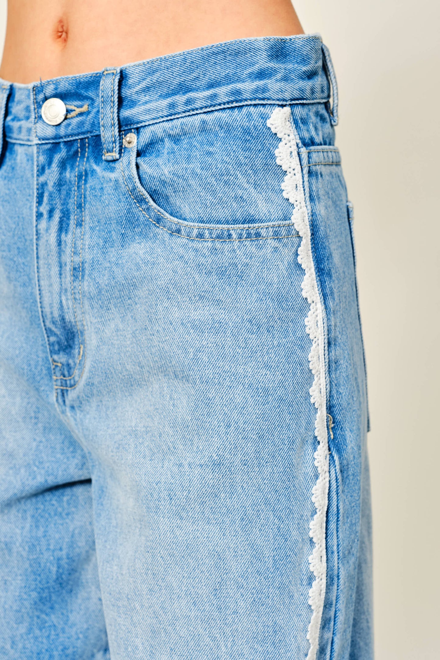 Lace Detail Barrel Jean